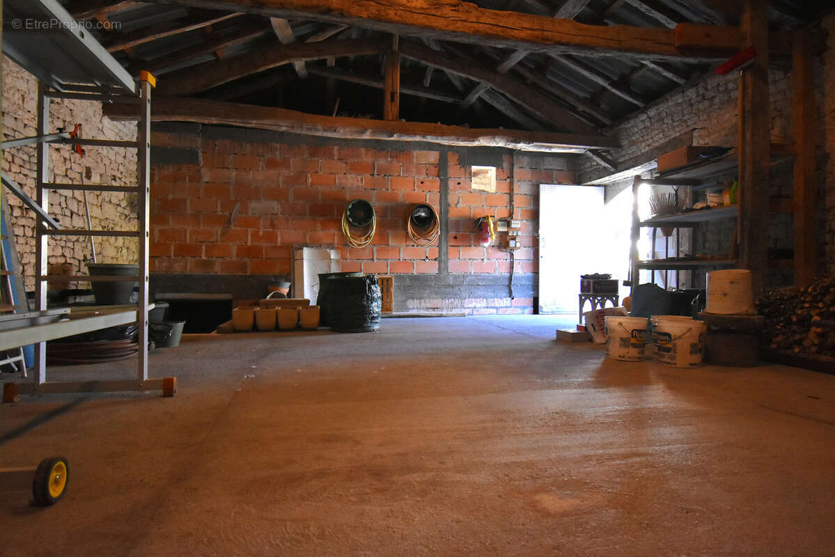 Maison à MONTAIGU-DE-QUERCY