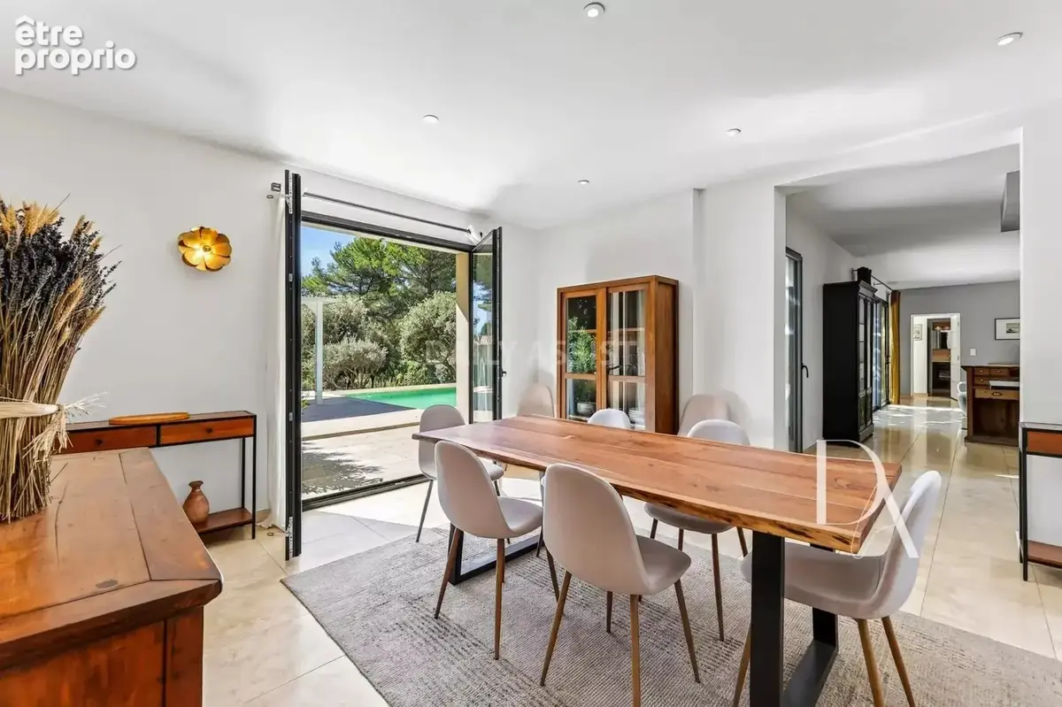 Villa contemporaine avec piscine à Saint-Marc-Jaumegarde – 214 m² au cœur d’un parc de 4 000 m² - photo 9