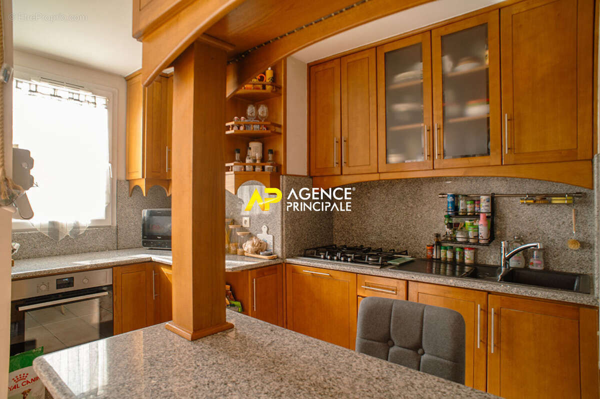 Appartement à SARTROUVILLE