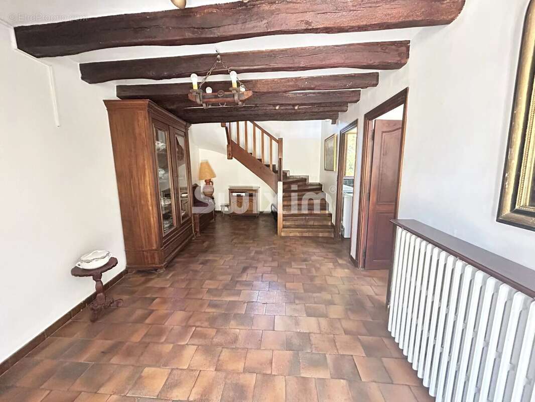 Maison à JOUX-LA-VILLE