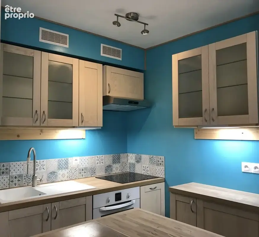 Laissez-vous séduire par ce superbe appartement entièrement rénové, où lumière, confort et qualité de vie se r - photo 6