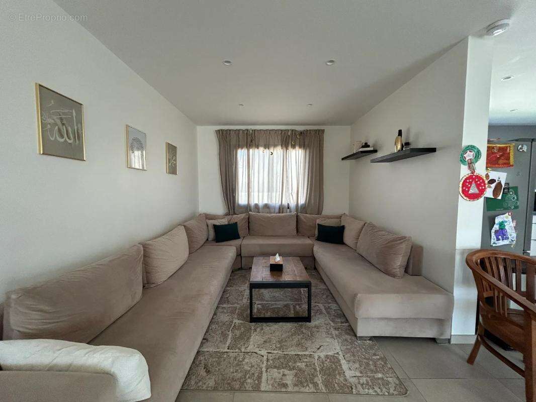 Maison à MONTELIMAR