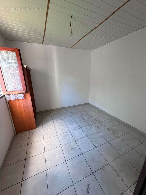 Maison 94 m² à Les Avirons  - photo 5