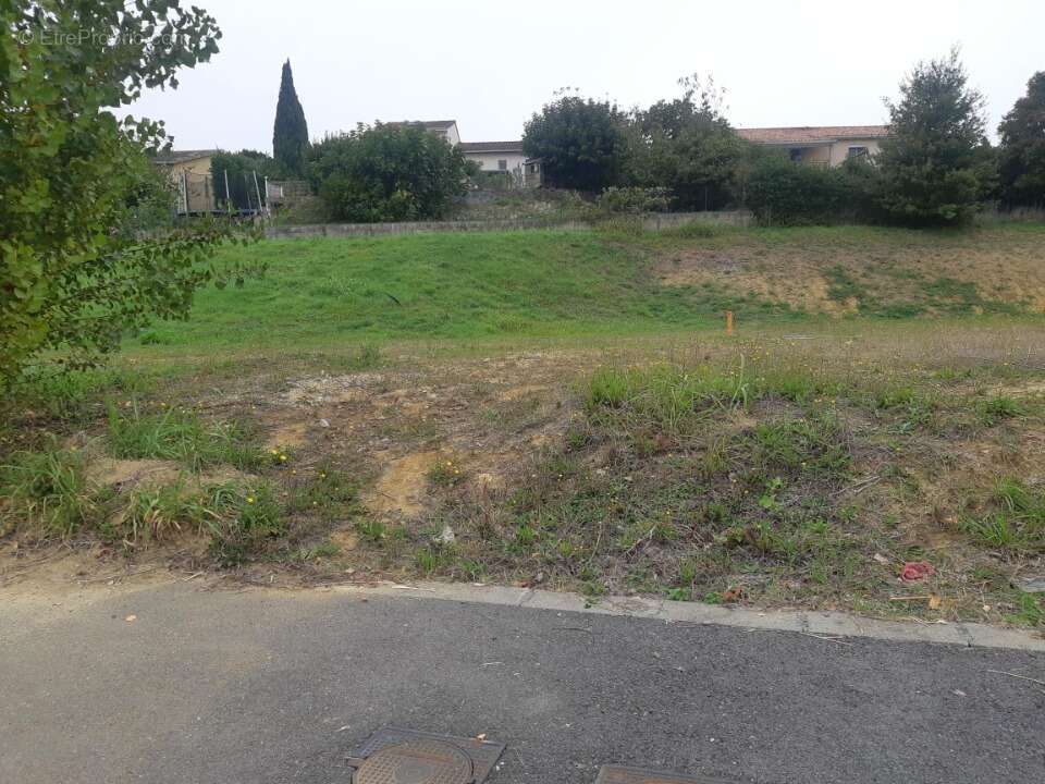 Terrain à CASTELNAU-D'ESTRETEFONDS