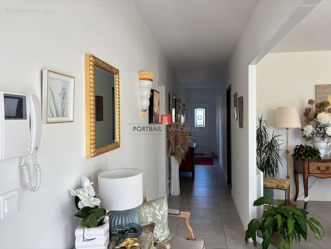 Maison 200 m² à Saint-Andre-De-Cubzac  - photo 6