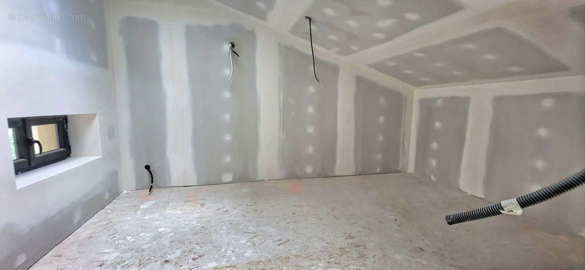 Maison à SALAISE-SUR-SANNE