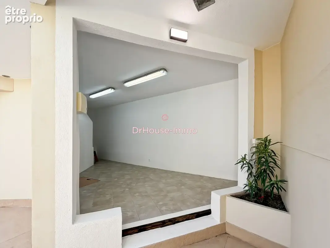 Maison 155 m² à Marseille-8e  - photo 4