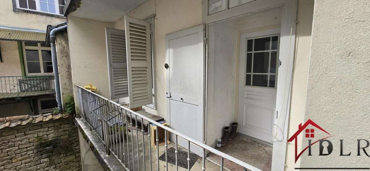 SALINS LES BAINS, Centre-Ville . Immeuble de rapport  289 m2 - photo 24