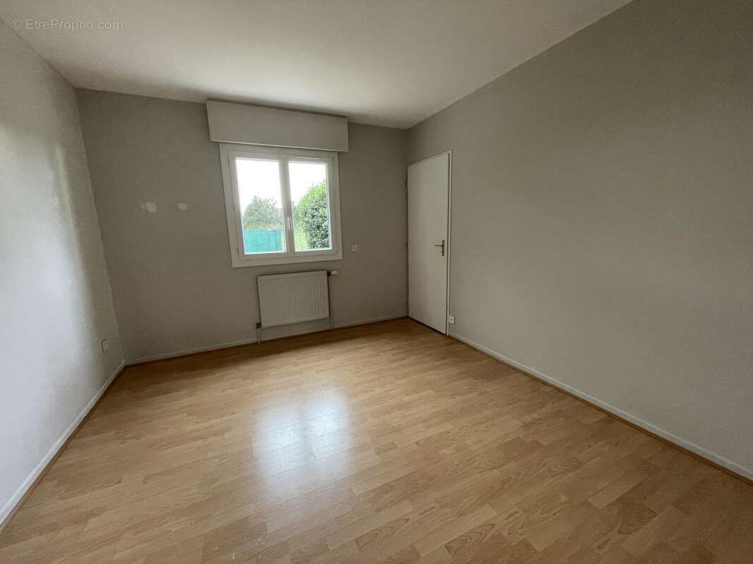 Maison à GRANGES-LES-BEAUMONT