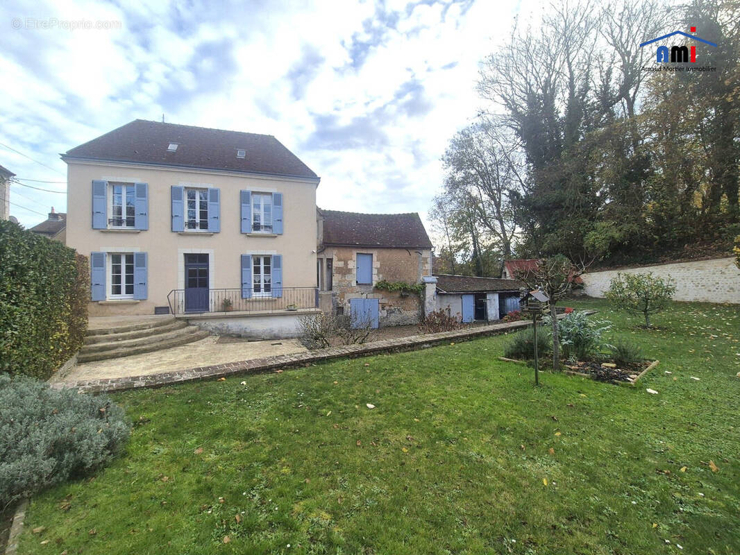 Maison à MOUTIERS-AU-PERCHE