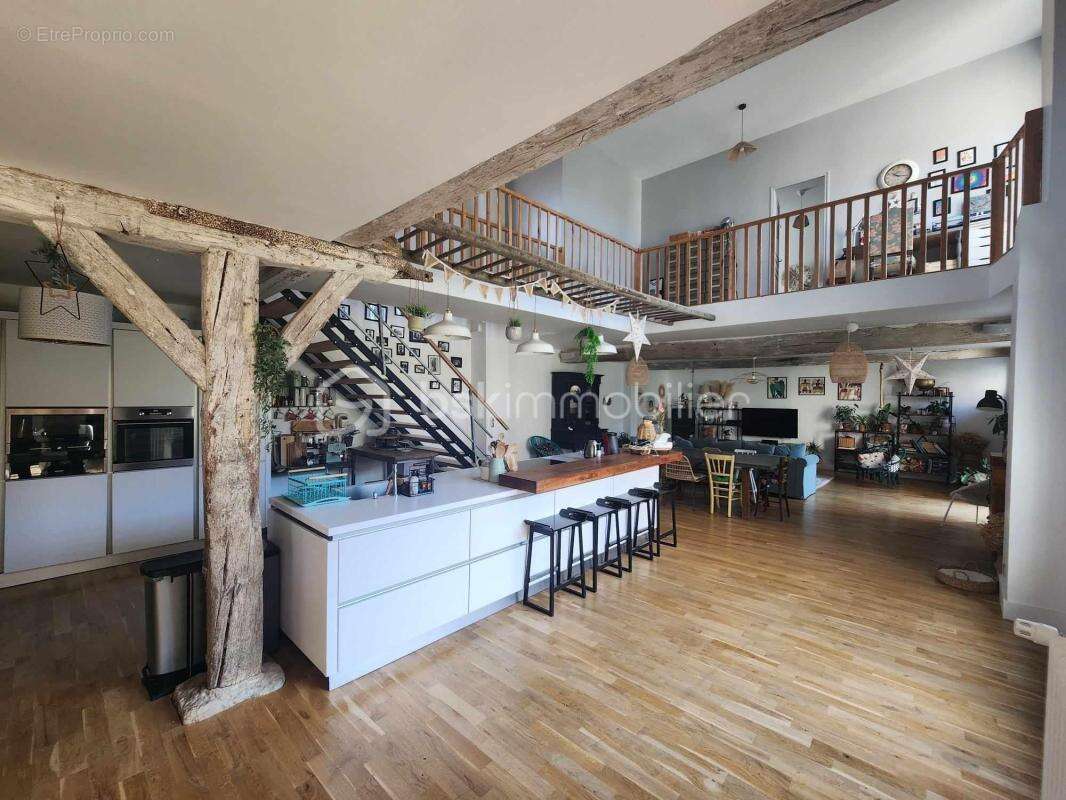 Magnifique Maison d’Exception avec Confort Moderne et Charme de l’Ancien ! - photo 2