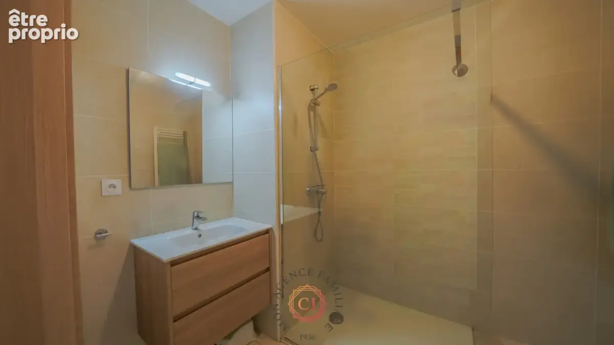 Situé à Clermont-Ferrand, un appartement d'environ 82,10 m2 avec terrasse. - photo 4