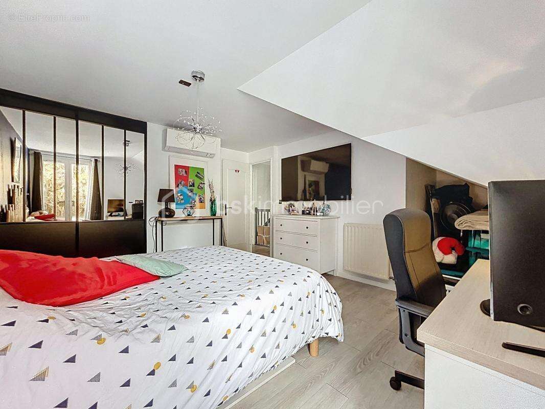 Maison à CORBEIL-ESSONNES