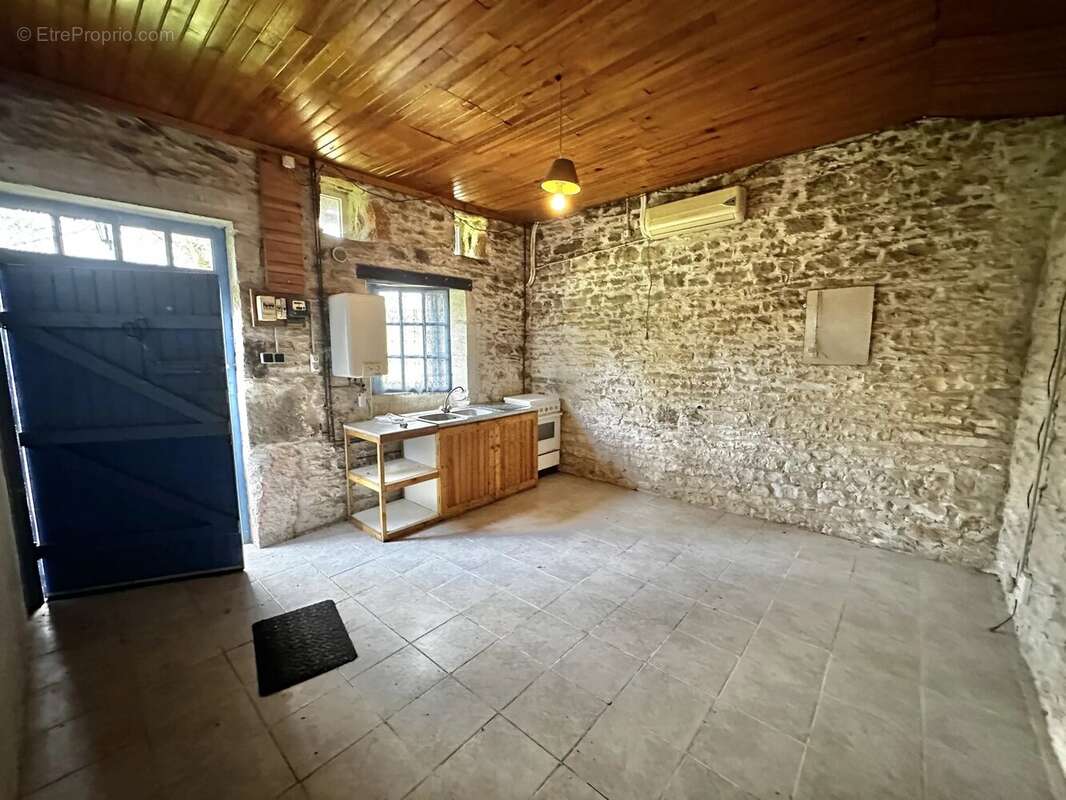 Maison à SAINT-FRONT