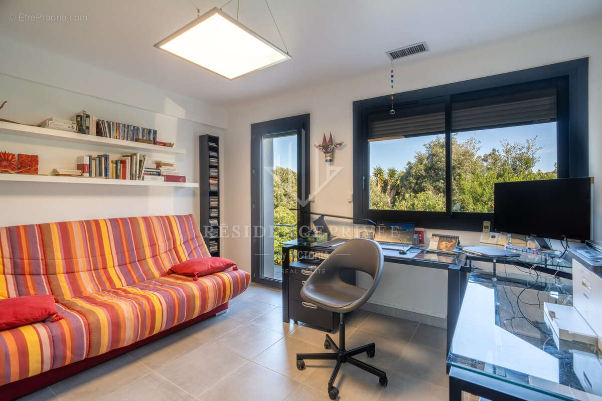 Maison à HYERES