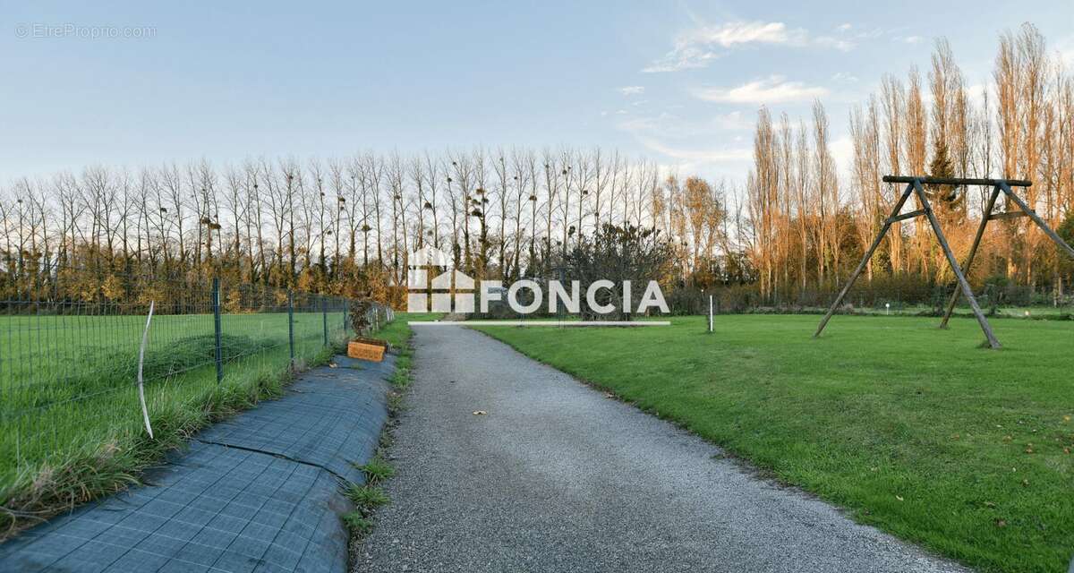 Terrain à DOL-DE-BRETAGNE