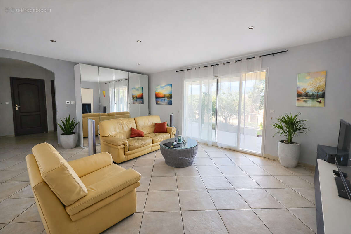 Maison à SAINT-MAURICE-L'EXIL