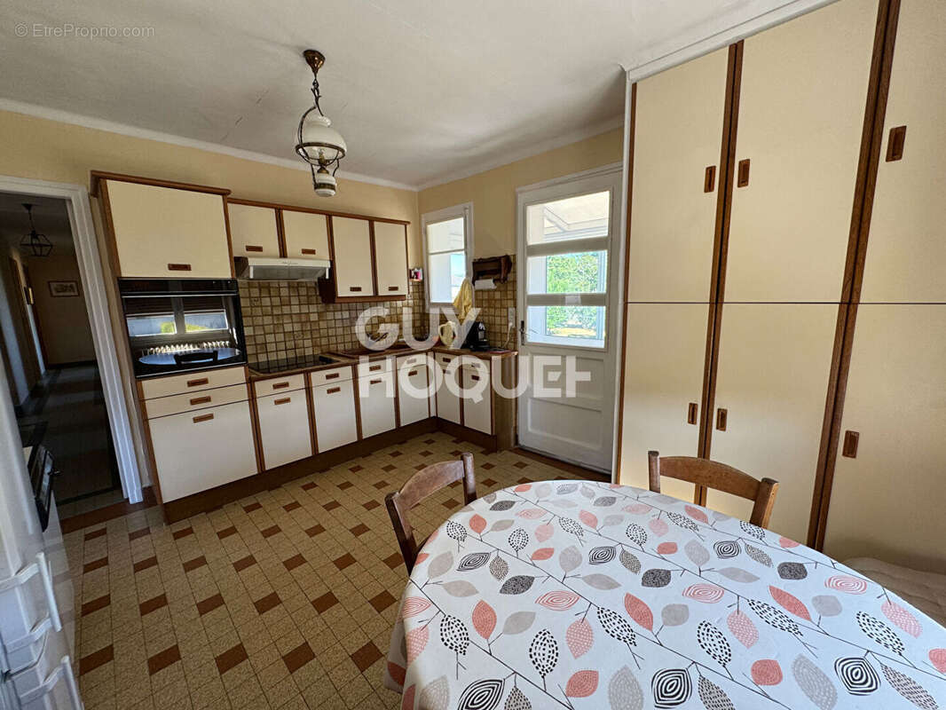 Maison 136 m² à Breteuil  - photo 7