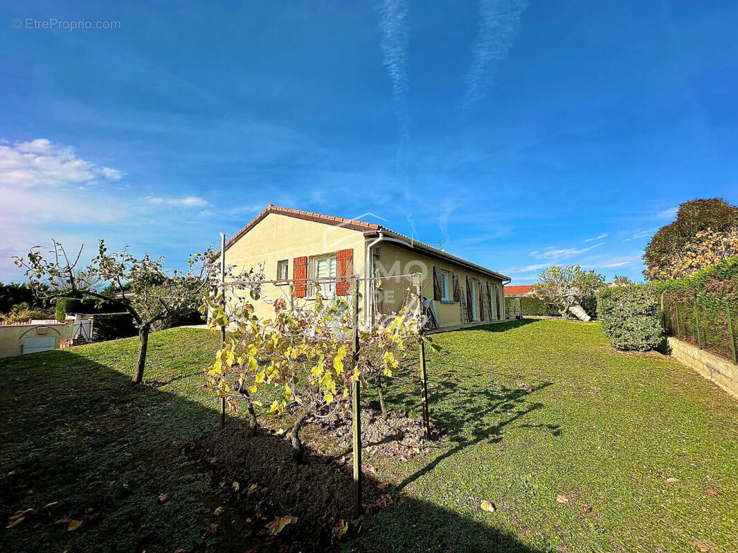 Maison à BRUGUIERES