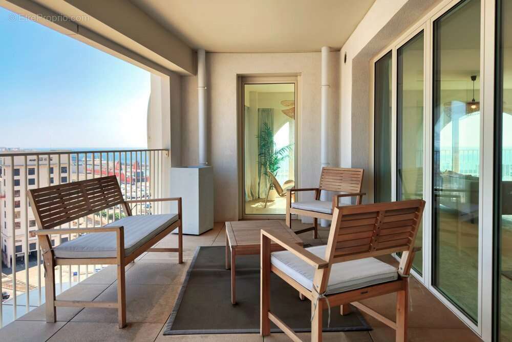 Appartement à MARSEILLE-2E