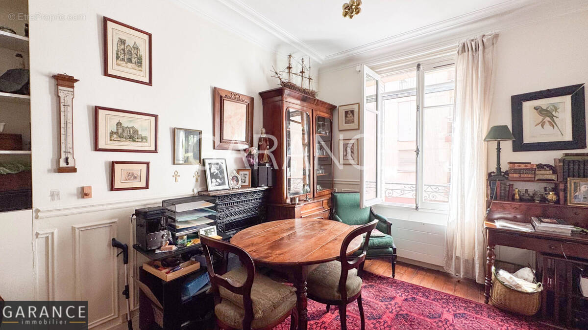 Appartement à PARIS-12E