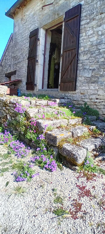 Maison à CUZANCE