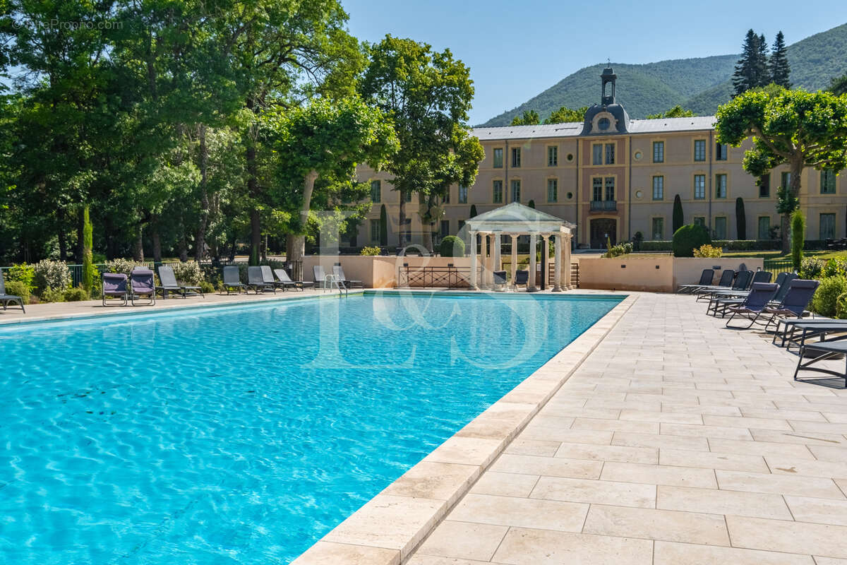 Appartement à MONTBRUN-LES-BAINS