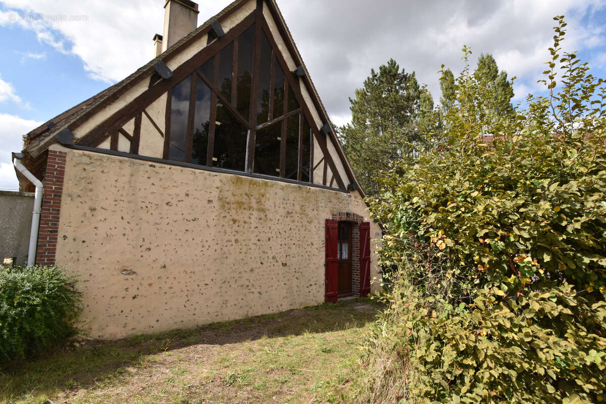 Maison à CHAMPROND-EN-GATINE