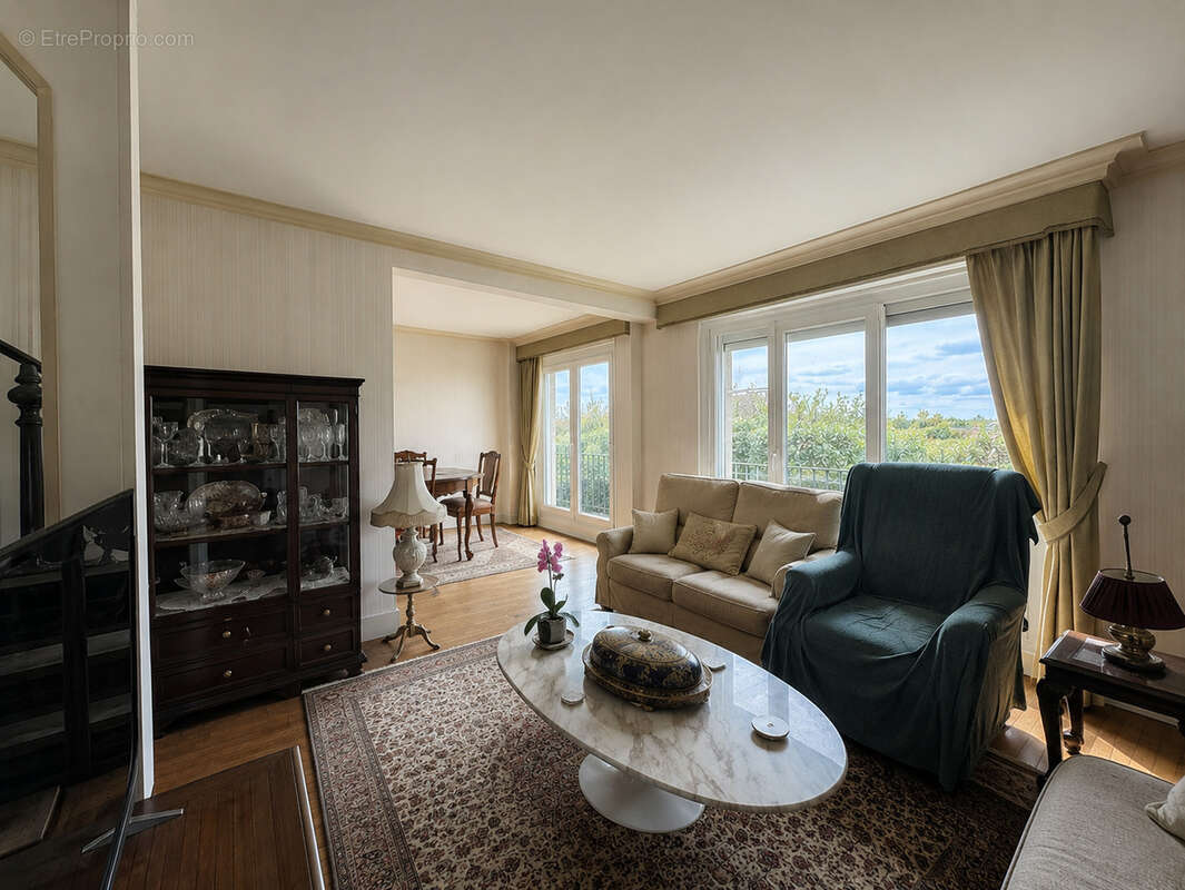 Appartement à PONT-SAINTE-MARIE