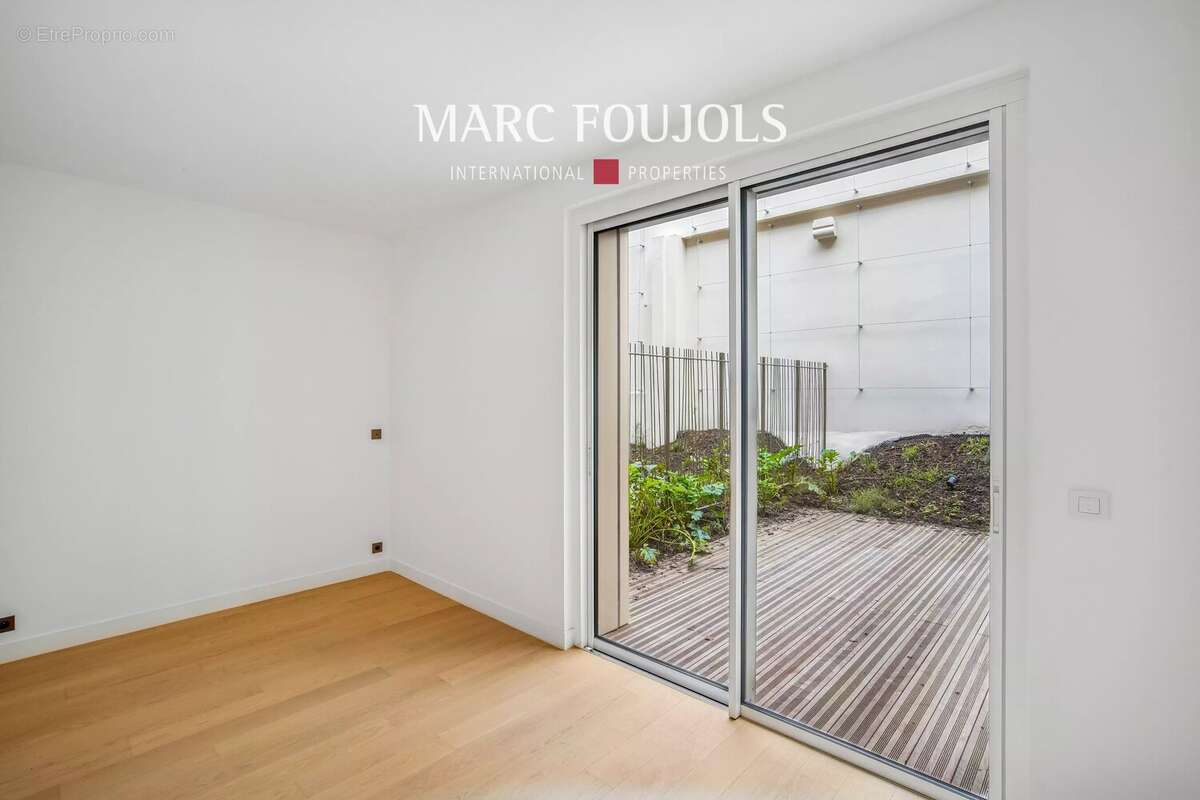 Appartement à PARIS-8E