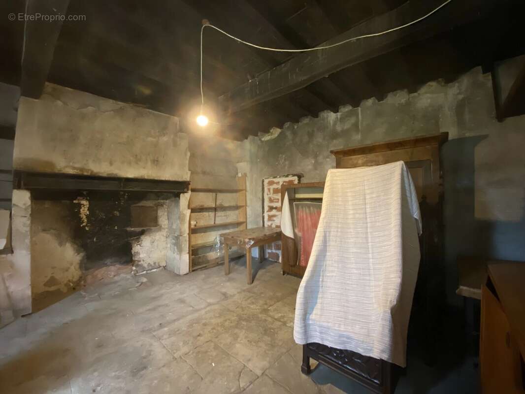 Maison à AURIGNAC