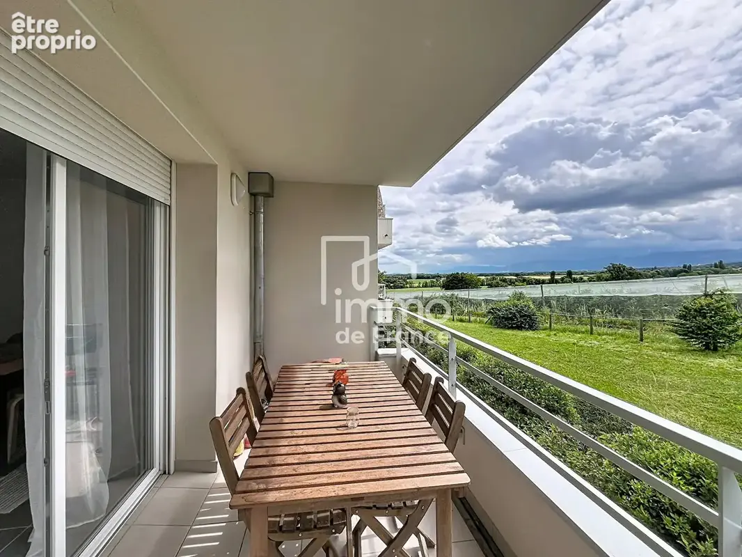 Appartement Chevrier T3 de 67 m2 avec terrasse vue nature et trois parkings. - photo 2
