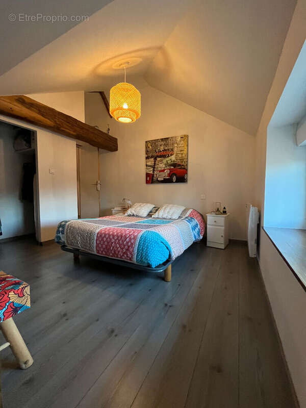 Maison à LE PIN-EN-MAUGES