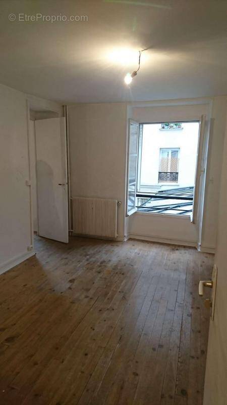 Appartement à PARIS-3E