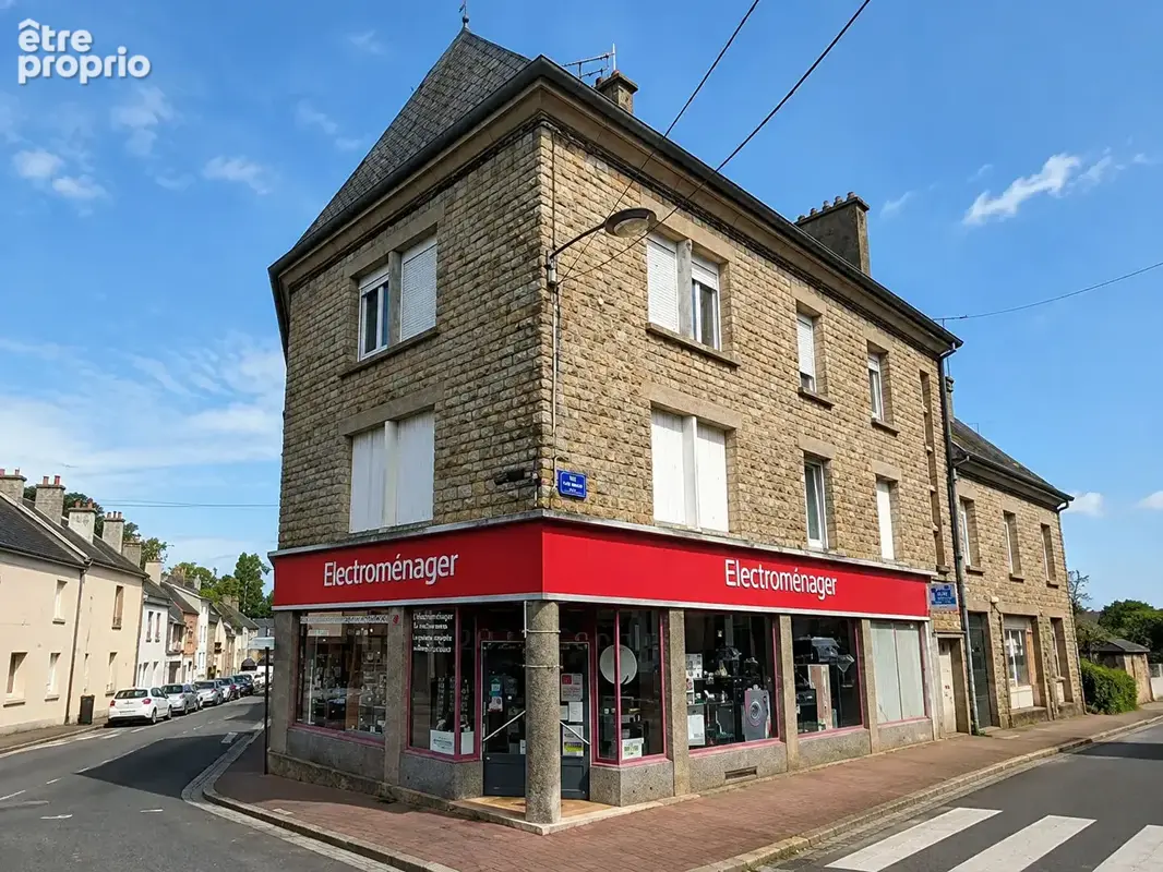 A vendre Murs commerciaux Saint Hilaire Du Harcouët 158 m2 - photo 2