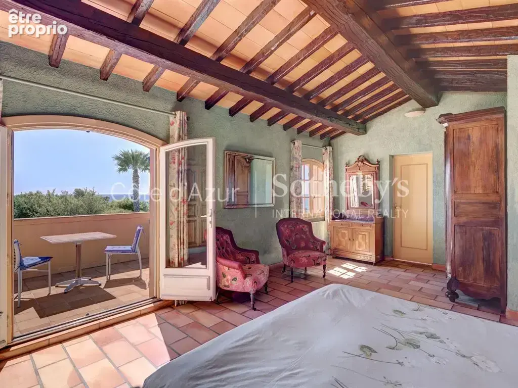 Villa provençale vue mer : terrain 1 500 m² avec piscine, secteur résidentiel proche plages Estérel - photo 15