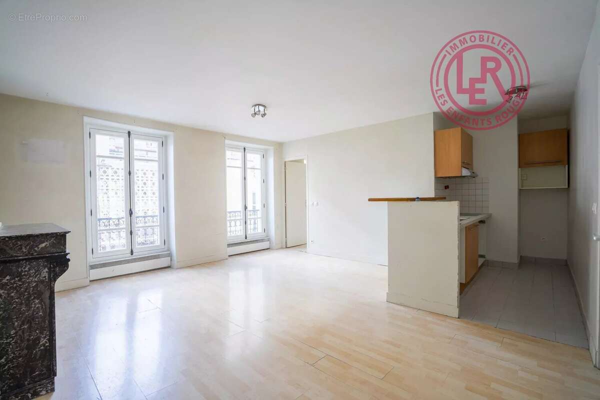 Appartement à PARIS-11E
