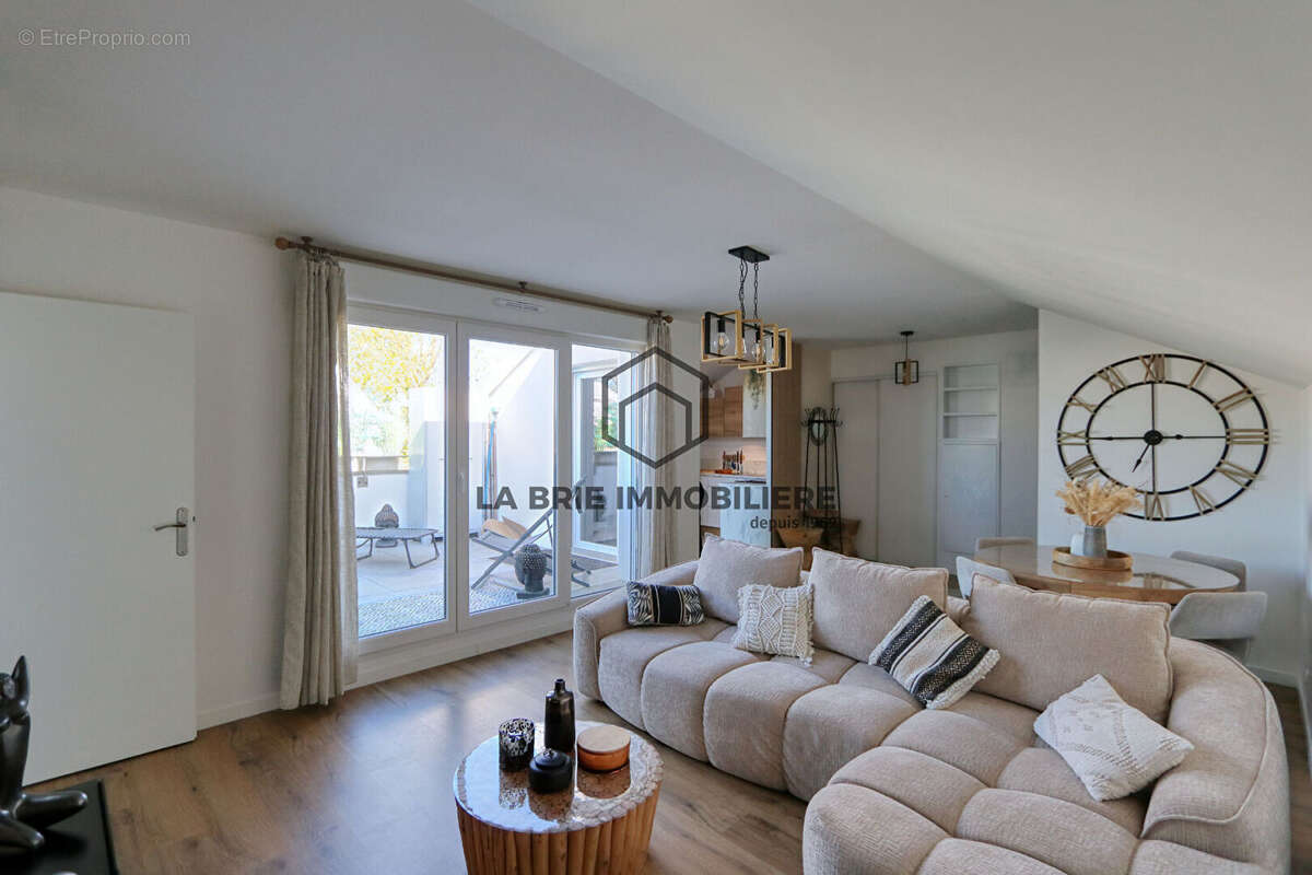 Appartement à BRIE-COMTE-ROBERT