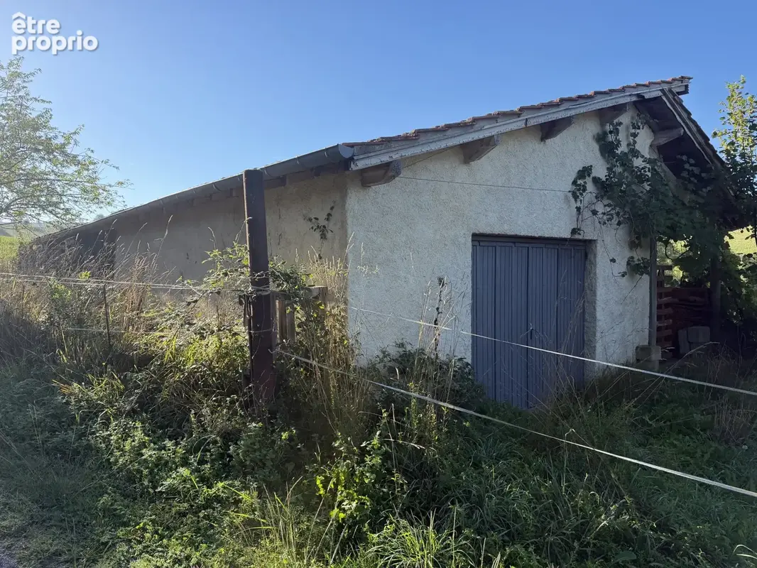 Maison de bourg en pierre avec terrain et dépendances - photo 13