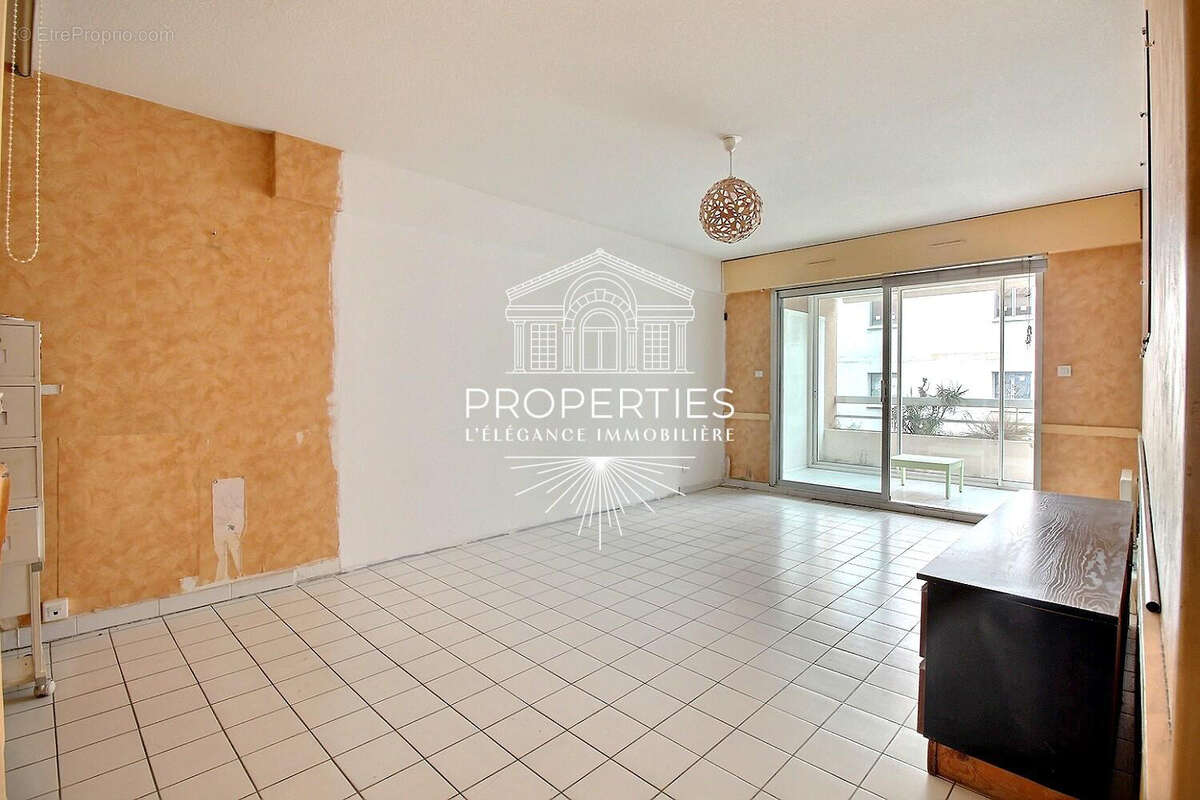 Bormes - le pin - t3 58m² a renover - terrasses x2 - expo sud - possibilite profession liberale - photo 3