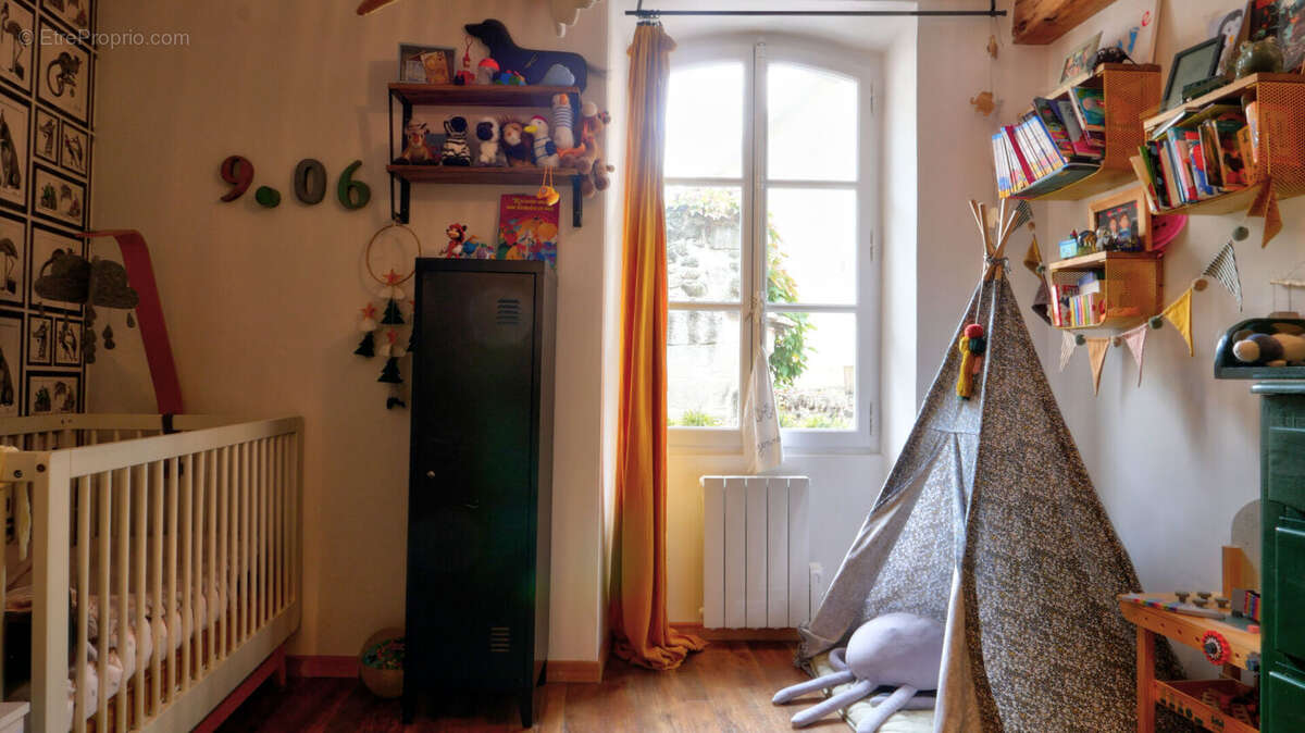 Appartement à SAINT-PAUL-TROIS-CHATEAUX