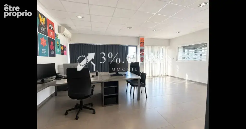 Bätiment professionnel 1728 m2 sur une parcelle de 6949 m2 d - photo 3