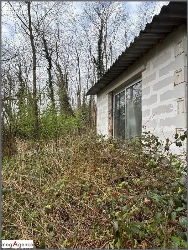 Terrain à SENS