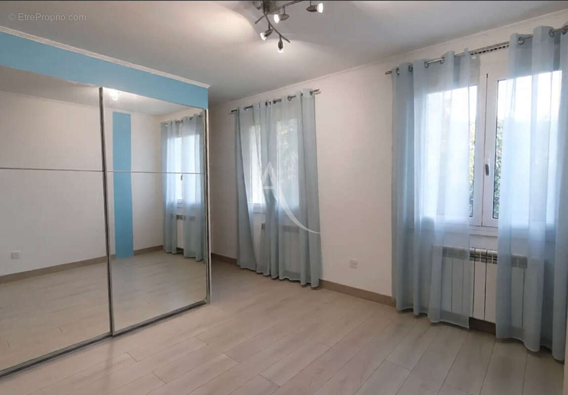 Maison à OZOIR-LA-FERRIERE