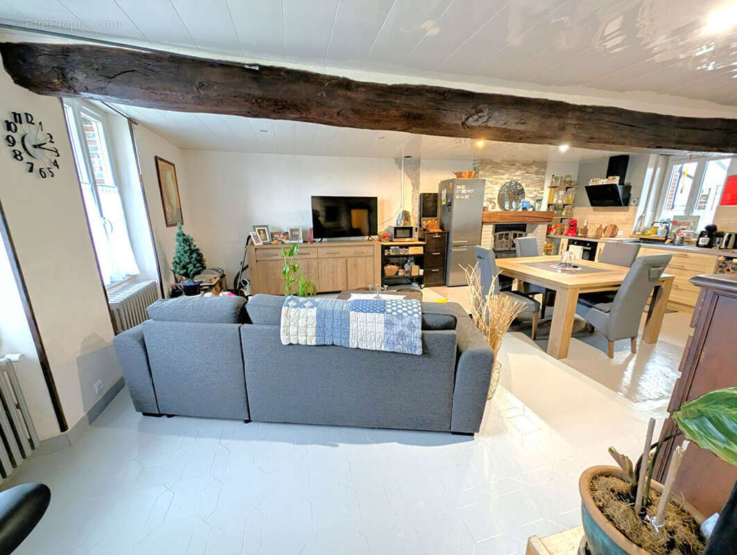 Maison à AILLANT-SUR-THOLON