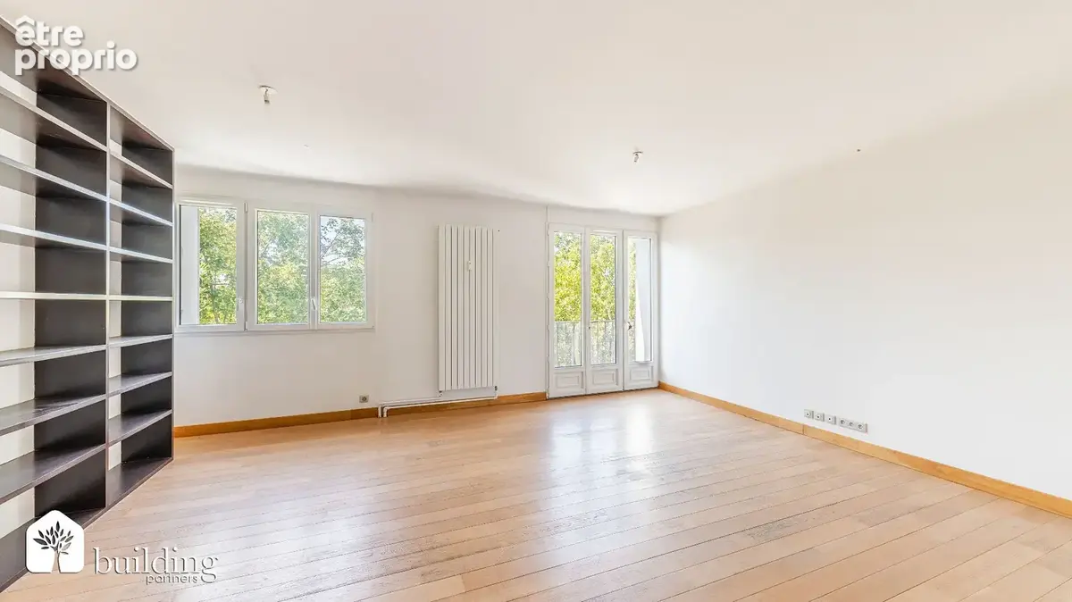 A vendre - Neuilly-sur-Seine Proche Saussaye - Appartement 6 pièces avec balcon de 97.10m² - photo 3