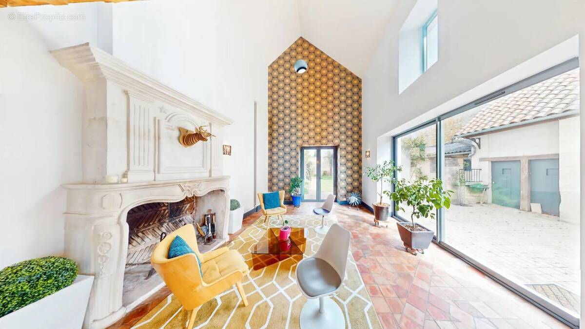 Maison à NEUVILLE-DE-POITOU