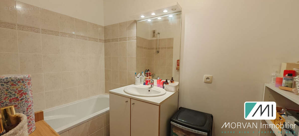 Appartement à LE MESNIL-SAINT-DENIS