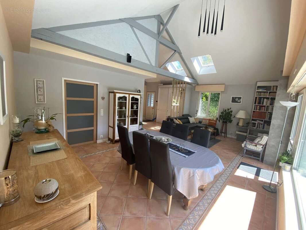 Maison de charme avec locatifs 206 m² de plain-pied – St Nolff 10 minutes du centre de Vannes - photo 5