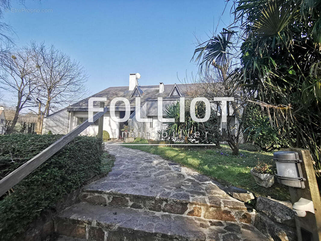 Maison à SAINT-PAIR-SUR-MER